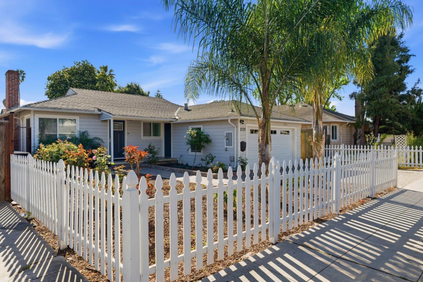 Detail Gallery Image 2 of 31 For 2170 Clarke Ave, East Palo Alto,  CA 94303 - 3 Beds | 2 Baths