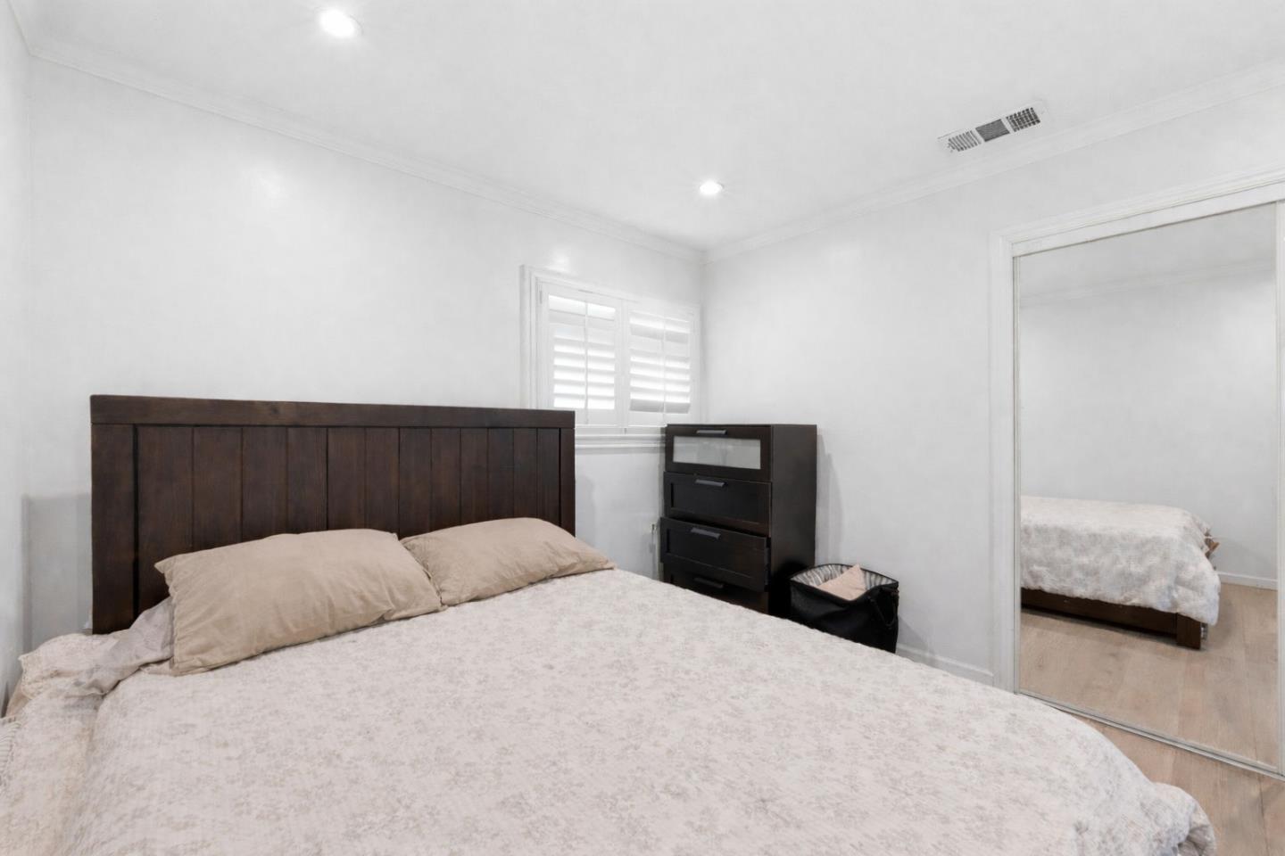 Detail Gallery Image 23 of 31 For 2170 Clarke Ave, East Palo Alto,  CA 94303 - 3 Beds | 2 Baths