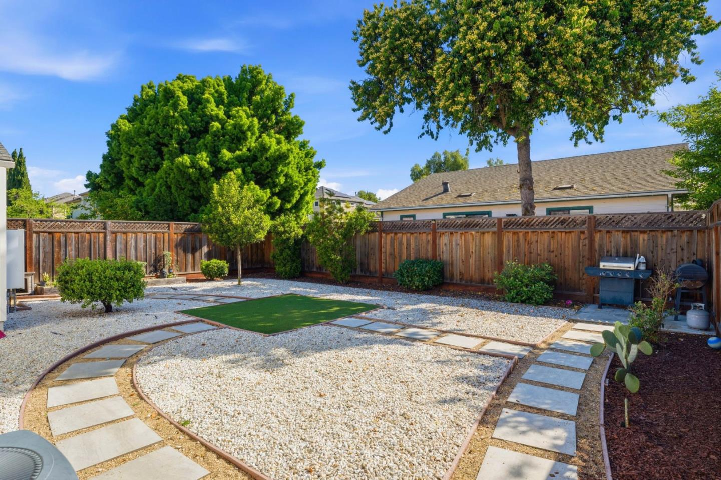 Detail Gallery Image 28 of 31 For 2170 Clarke Ave, East Palo Alto,  CA 94303 - 3 Beds | 2 Baths