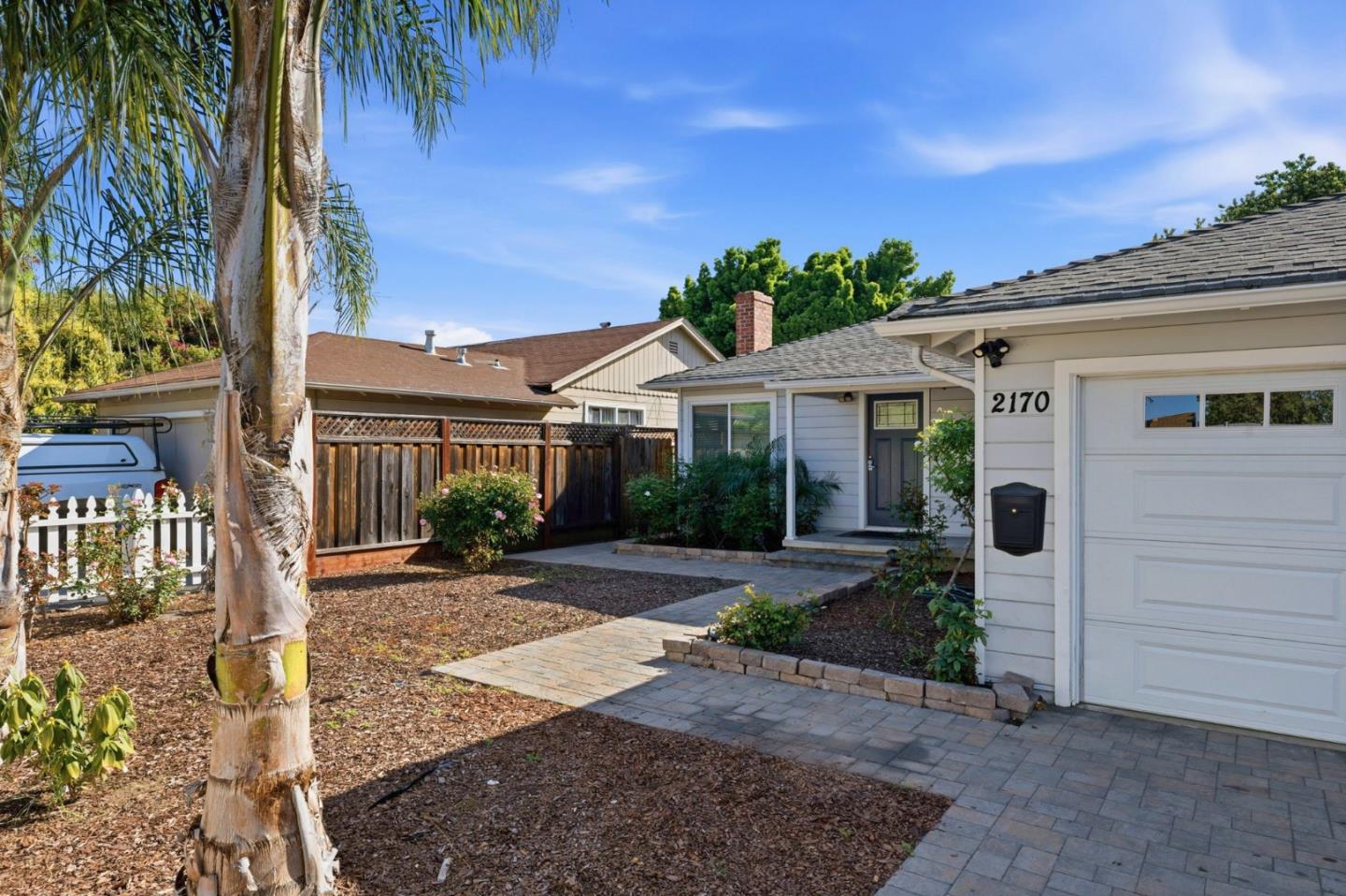 Detail Gallery Image 4 of 31 For 2170 Clarke Ave, East Palo Alto,  CA 94303 - 3 Beds | 2 Baths