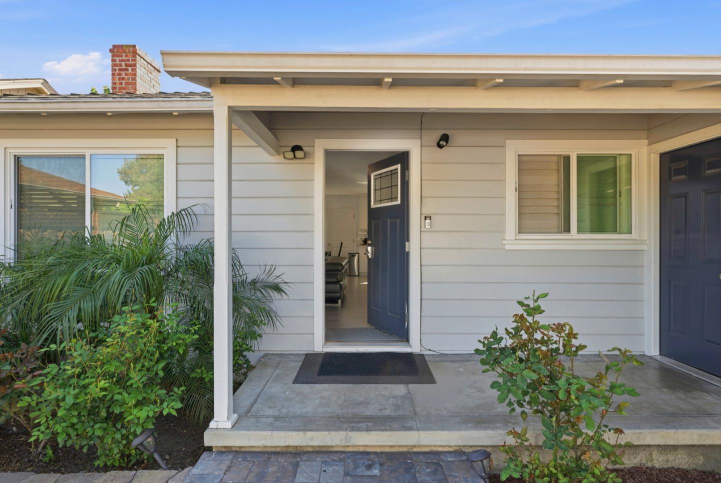 Detail Gallery Image 7 of 31 For 2170 Clarke Ave, East Palo Alto,  CA 94303 - 3 Beds | 2 Baths