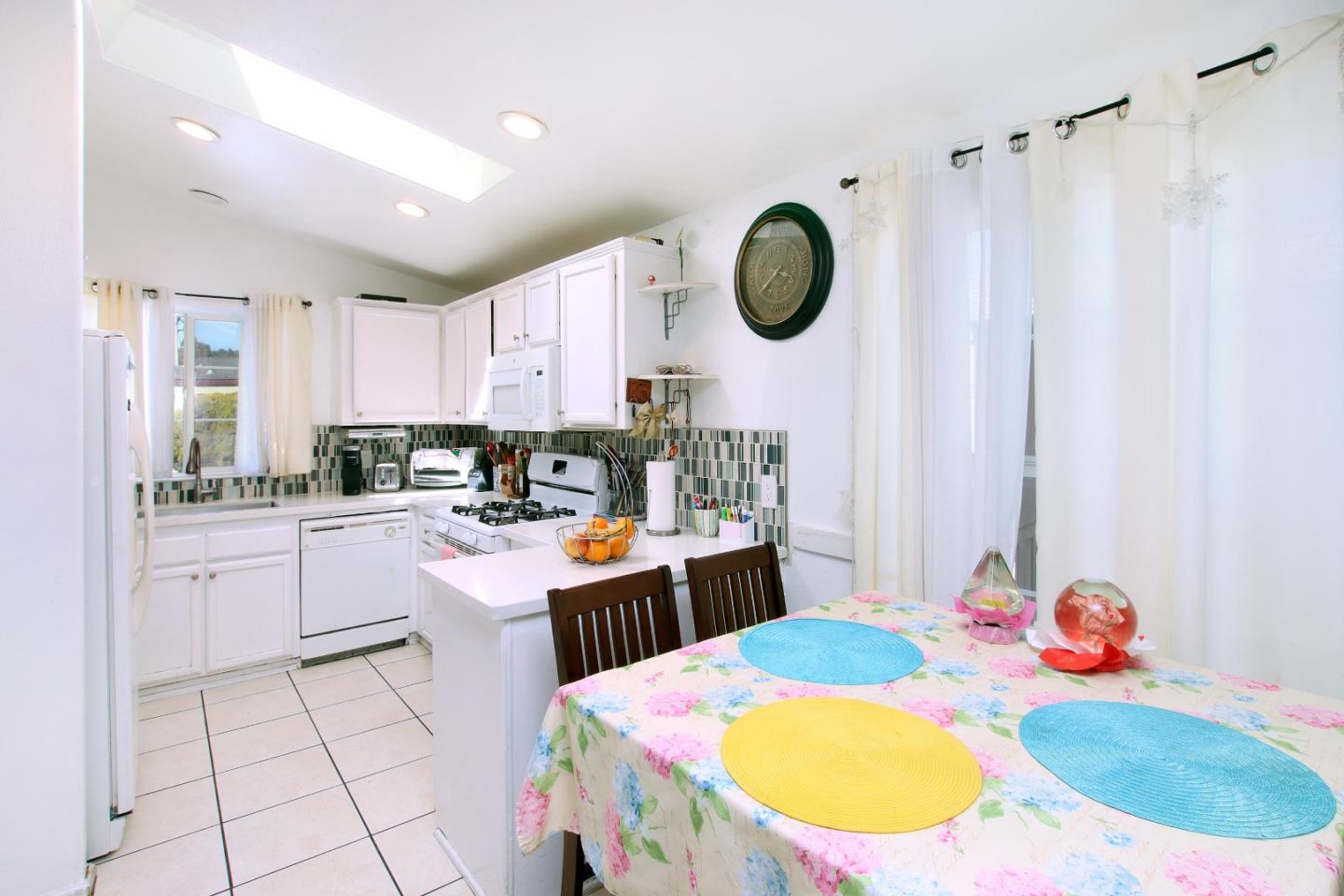 Detail Gallery Image 7 of 17 For Old San Jose,  Soquel,  CA 95073 - 3 Beds | 2 Baths