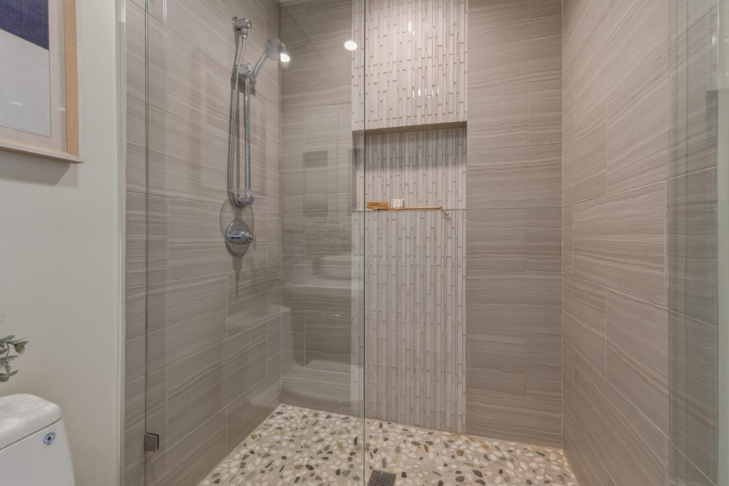 Photo #25: ML82042033 Listing: Photo #25