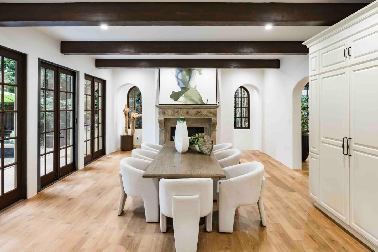 Detail Gallery Image 12 of 37 For 1932 Emerson St, Palo Alto,  CA 94301 - 6 Beds | 6 Baths