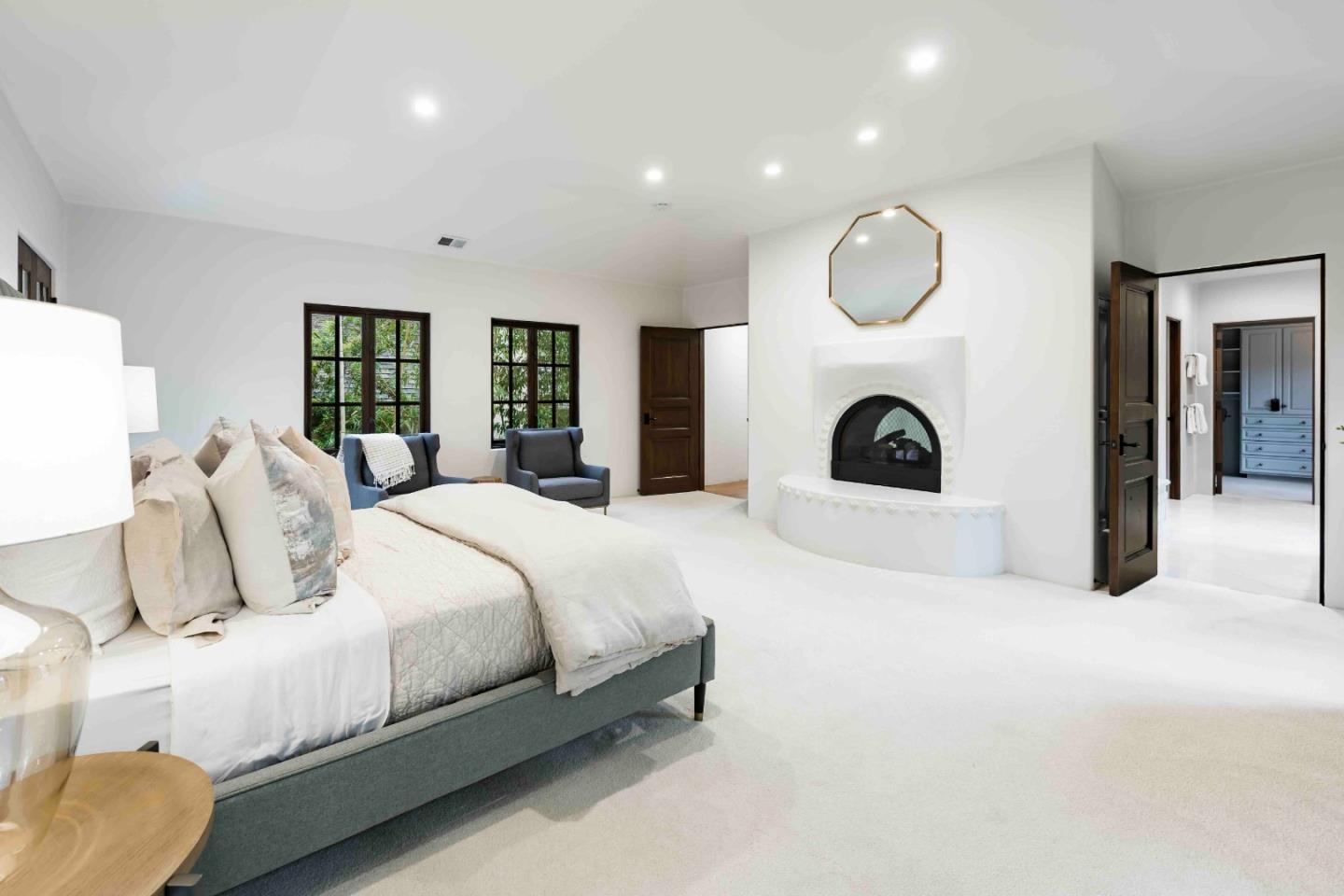 Detail Gallery Image 19 of 37 For 1932 Emerson St, Palo Alto,  CA 94301 - 6 Beds | 6 Baths