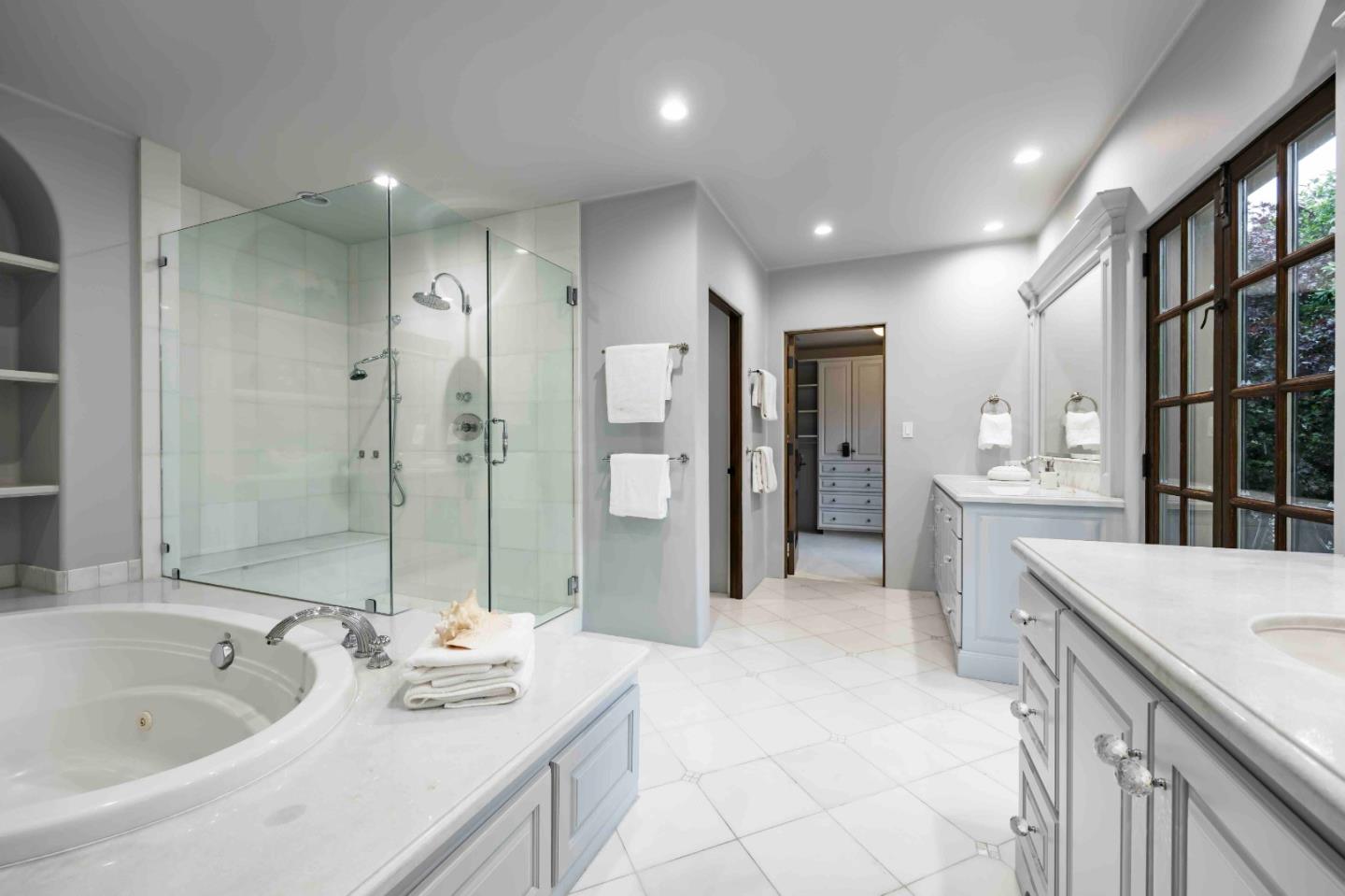 Detail Gallery Image 20 of 37 For 1932 Emerson St, Palo Alto,  CA 94301 - 6 Beds | 6 Baths