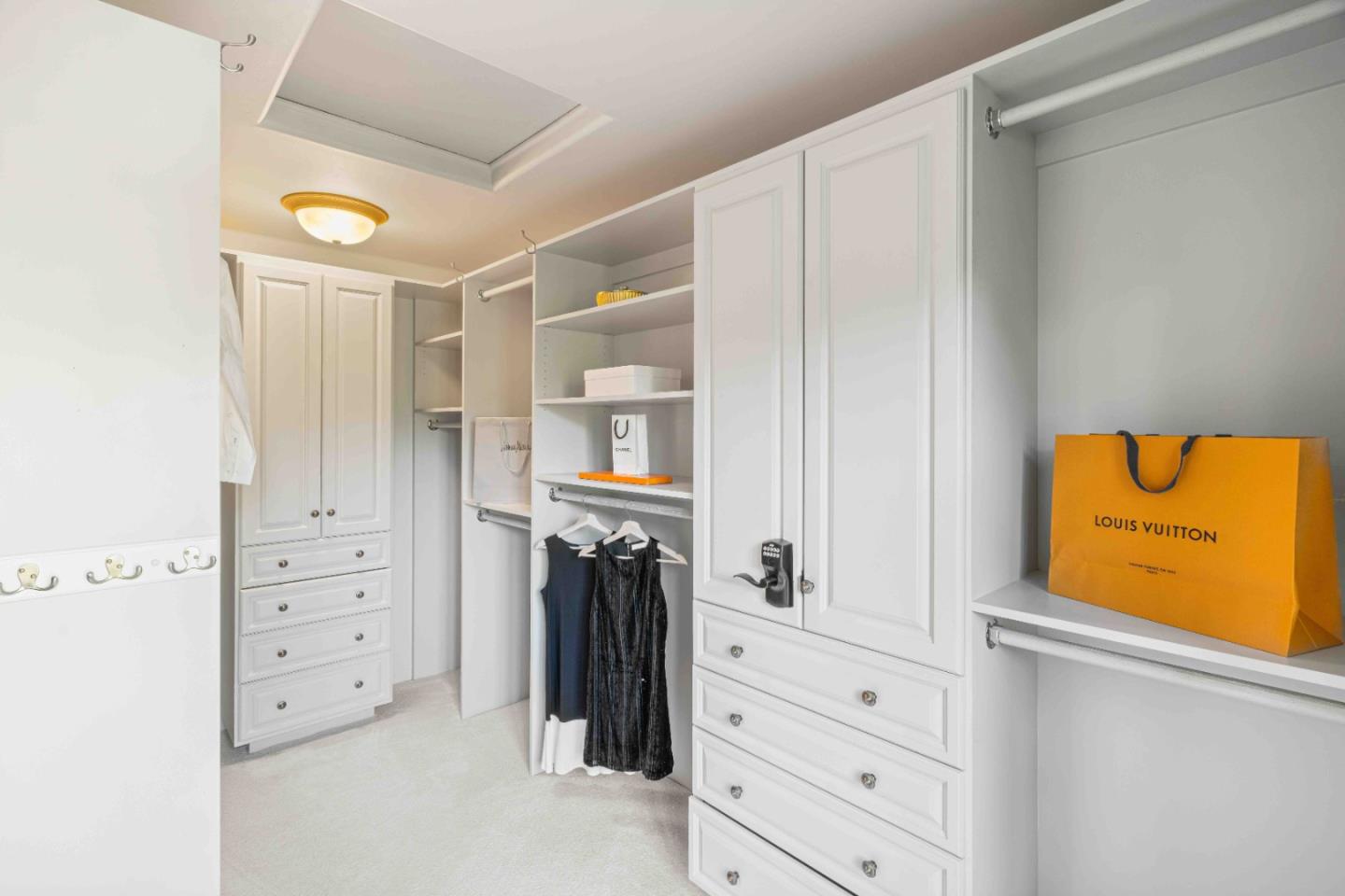 Detail Gallery Image 21 of 37 For 1932 Emerson St, Palo Alto,  CA 94301 - 6 Beds | 6 Baths