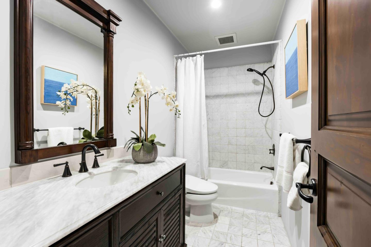 Detail Gallery Image 23 of 37 For 1932 Emerson St, Palo Alto,  CA 94301 - 6 Beds | 6 Baths