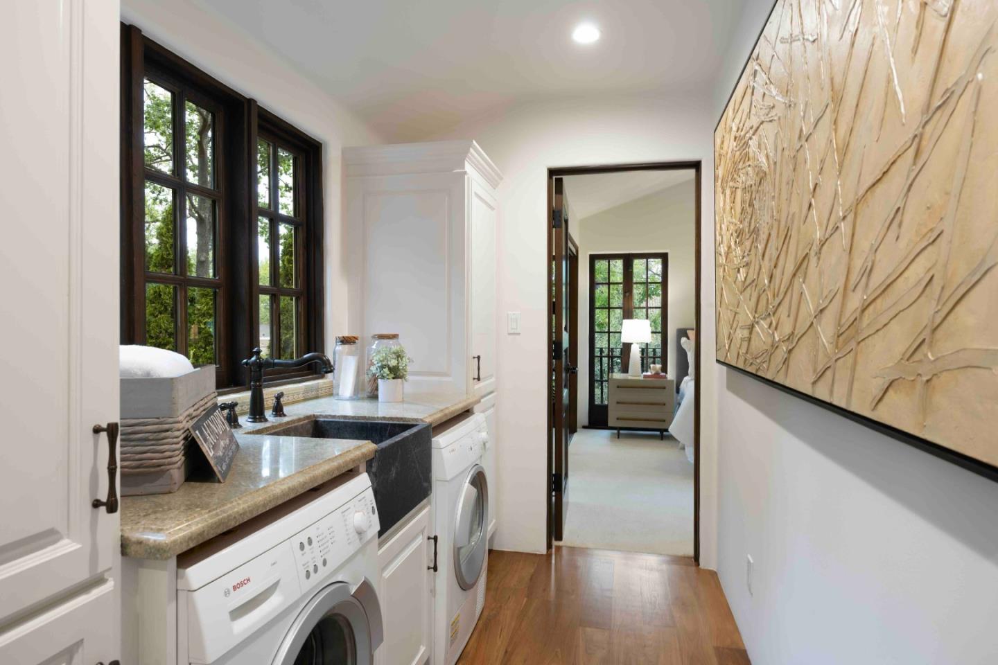 Detail Gallery Image 26 of 37 For 1932 Emerson St, Palo Alto,  CA 94301 - 6 Beds | 6 Baths