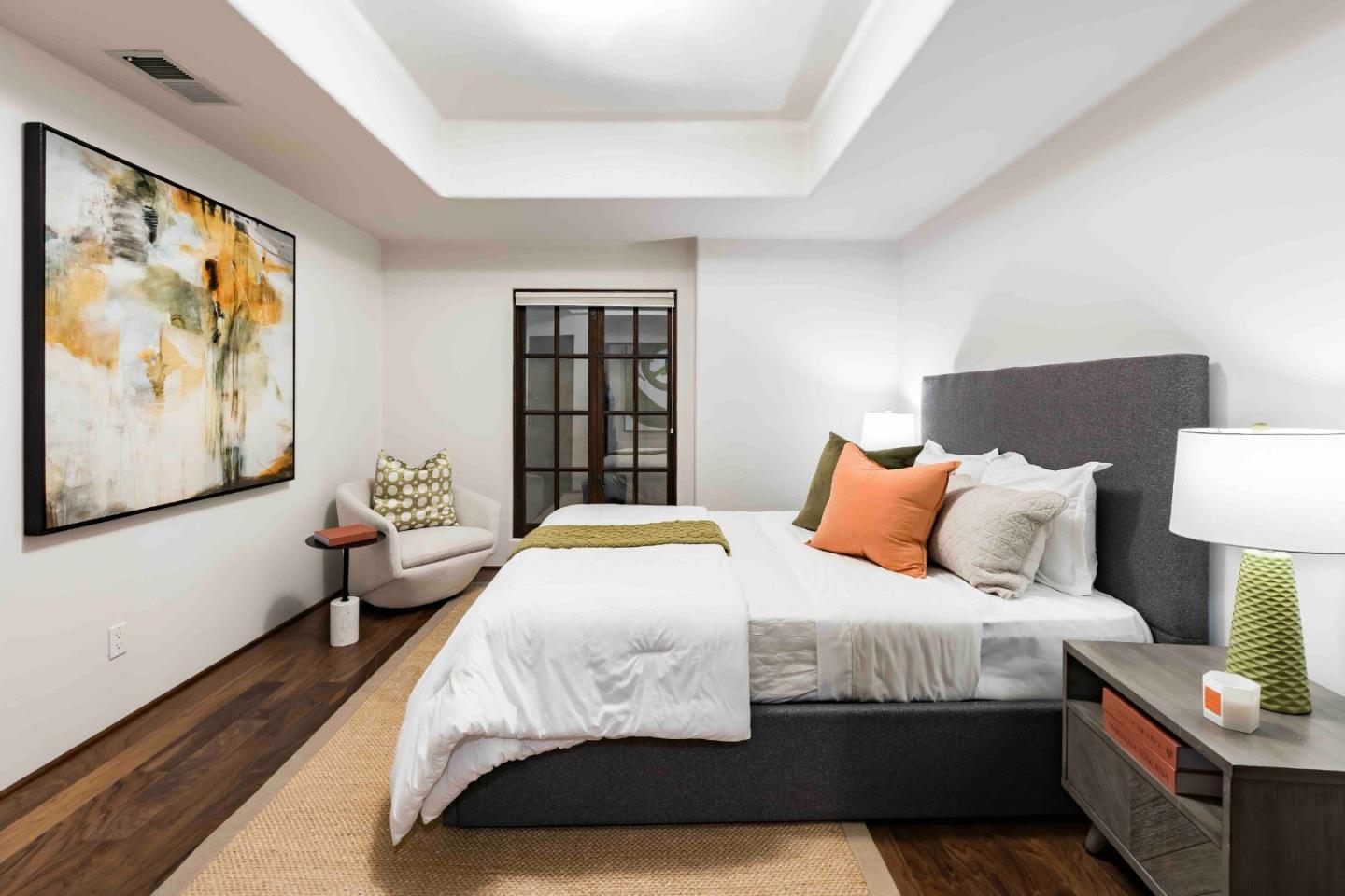 Detail Gallery Image 30 of 37 For 1932 Emerson St, Palo Alto,  CA 94301 - 6 Beds | 6 Baths