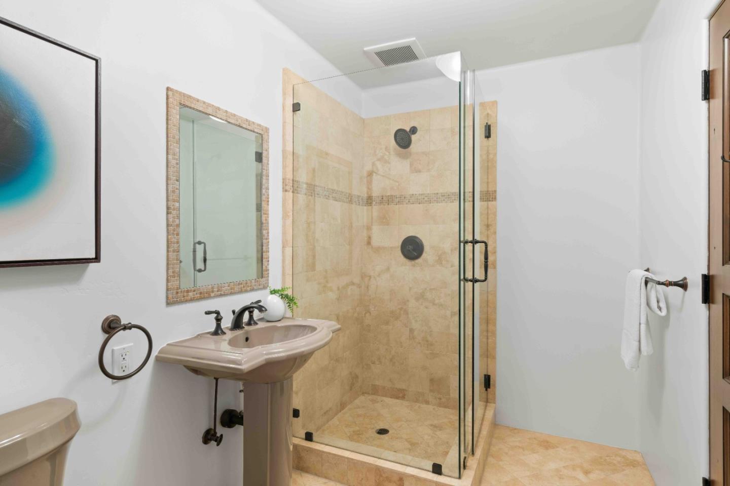 Detail Gallery Image 31 of 37 For 1932 Emerson St, Palo Alto,  CA 94301 - 6 Beds | 6 Baths