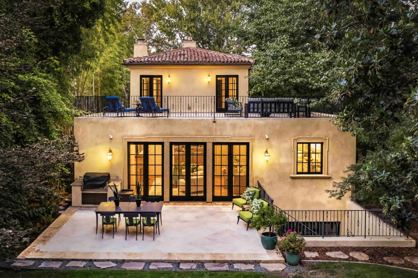 Detail Gallery Image 5 of 37 For 1932 Emerson St, Palo Alto,  CA 94301 - 6 Beds | 6 Baths