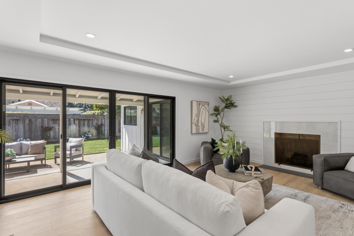 Detail Gallery Image 16 of 28 For 430 San Domingo Way, Los Altos,  CA 94022 - 4 Beds | 3 Baths