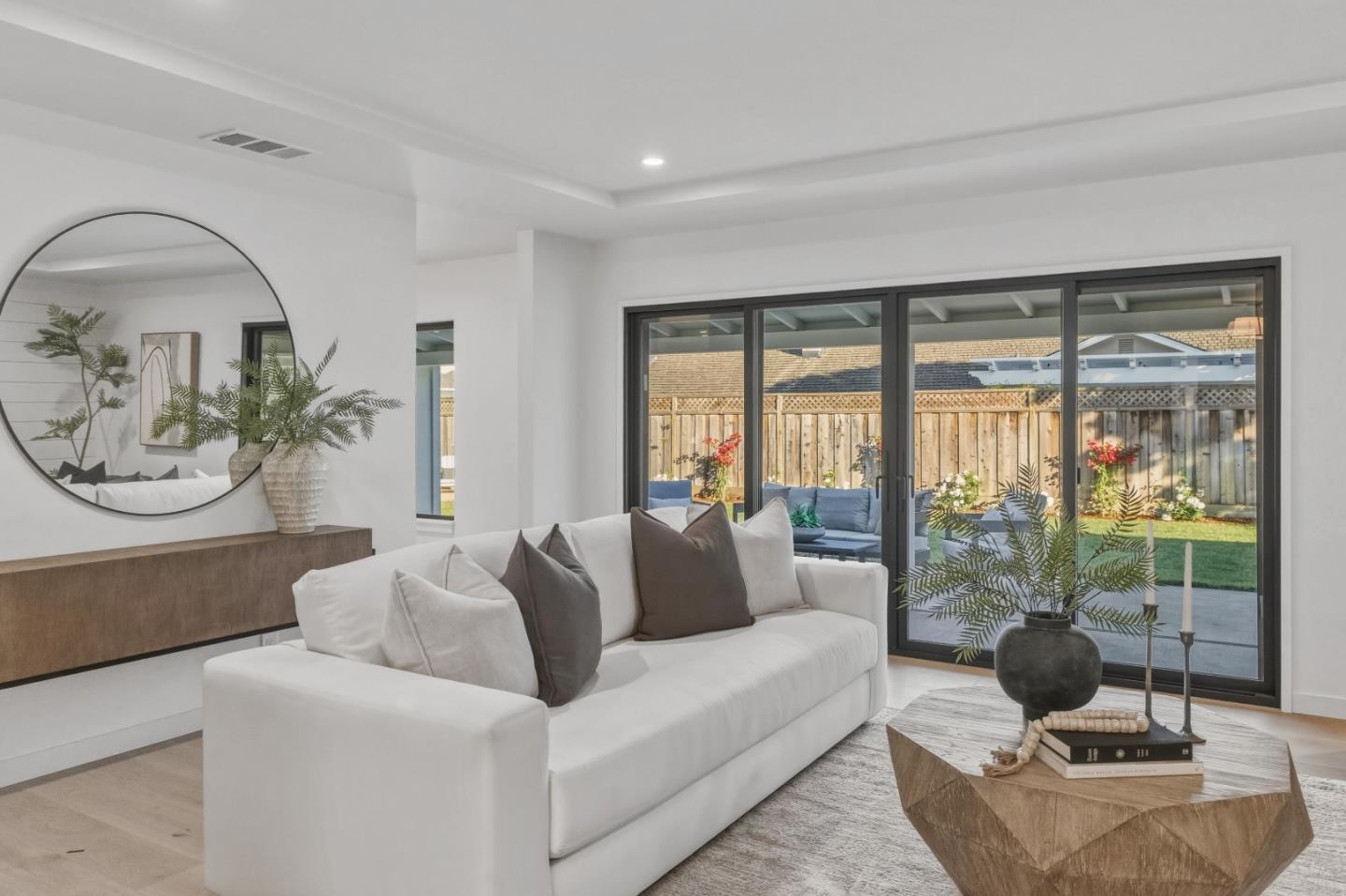 Detail Gallery Image 17 of 28 For 430 San Domingo Way, Los Altos,  CA 94022 - 4 Beds | 3 Baths