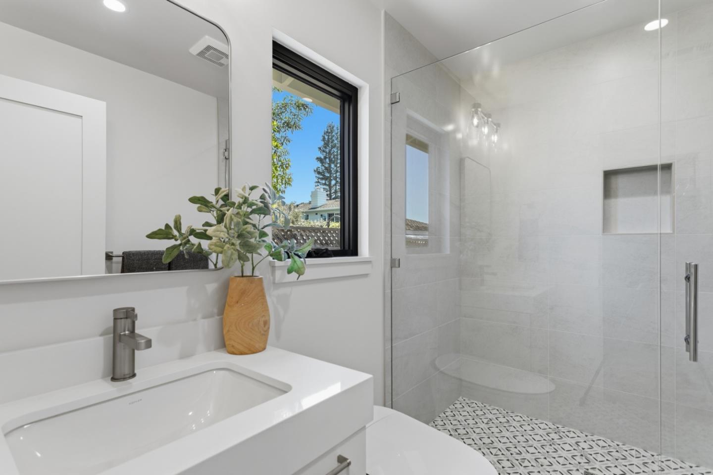 Detail Gallery Image 20 of 28 For 430 San Domingo Way, Los Altos,  CA 94022 - 4 Beds | 3 Baths