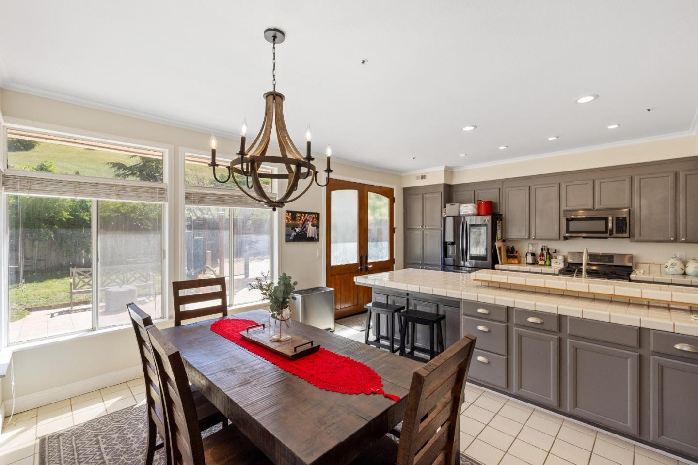 Detail Gallery Image 13 of 47 For 17554 Sugarmill Rd, Salinas,  CA 93908 - 5 Beds | 2/1 Baths