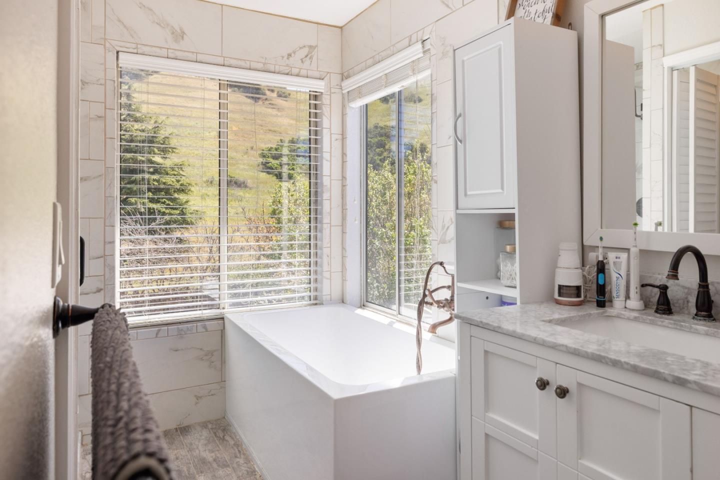 Detail Gallery Image 21 of 47 For 17554 Sugarmill Rd, Salinas,  CA 93908 - 5 Beds | 2/1 Baths