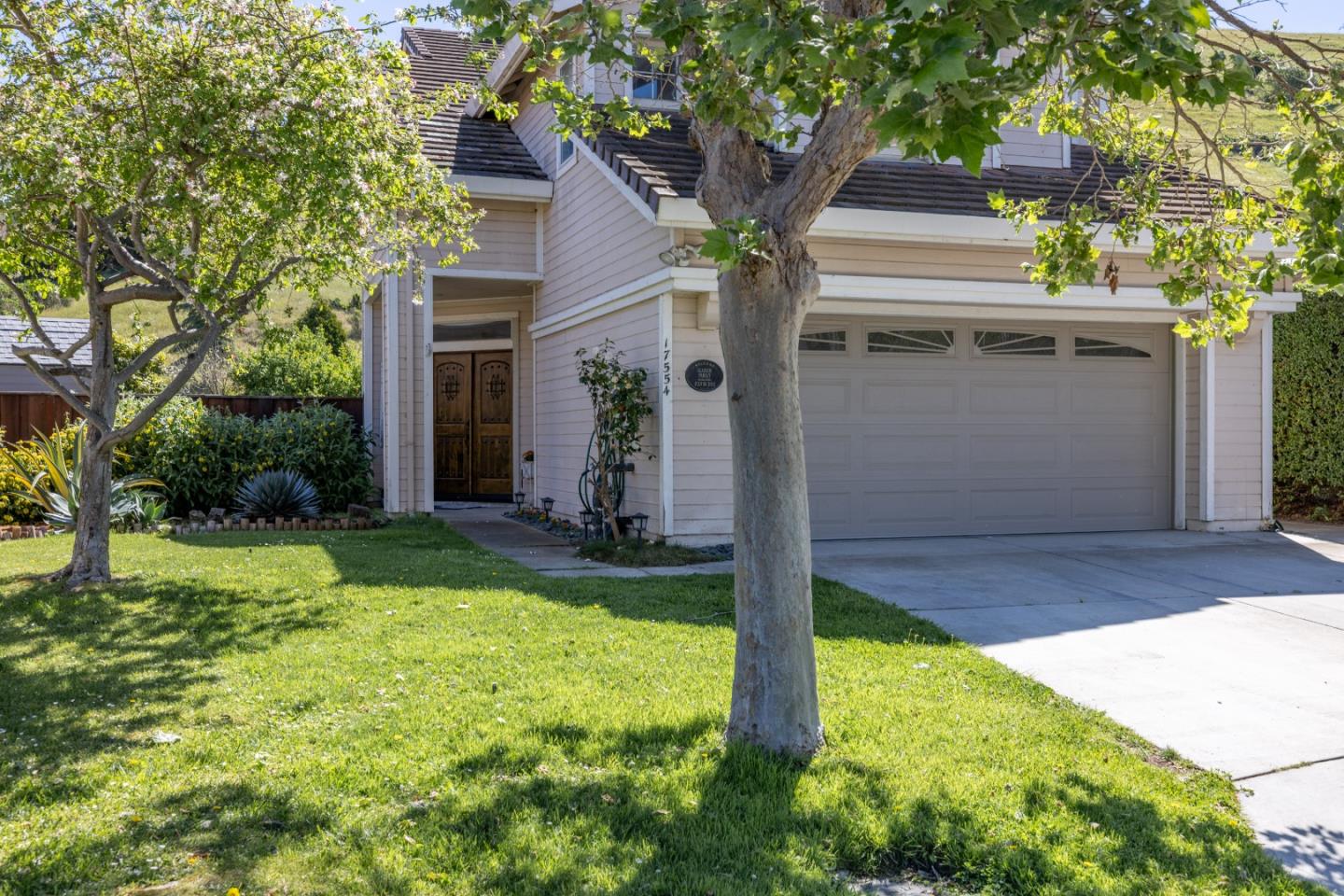 Detail Gallery Image 3 of 47 For 17554 Sugarmill Rd, Salinas,  CA 93908 - 5 Beds | 2/1 Baths