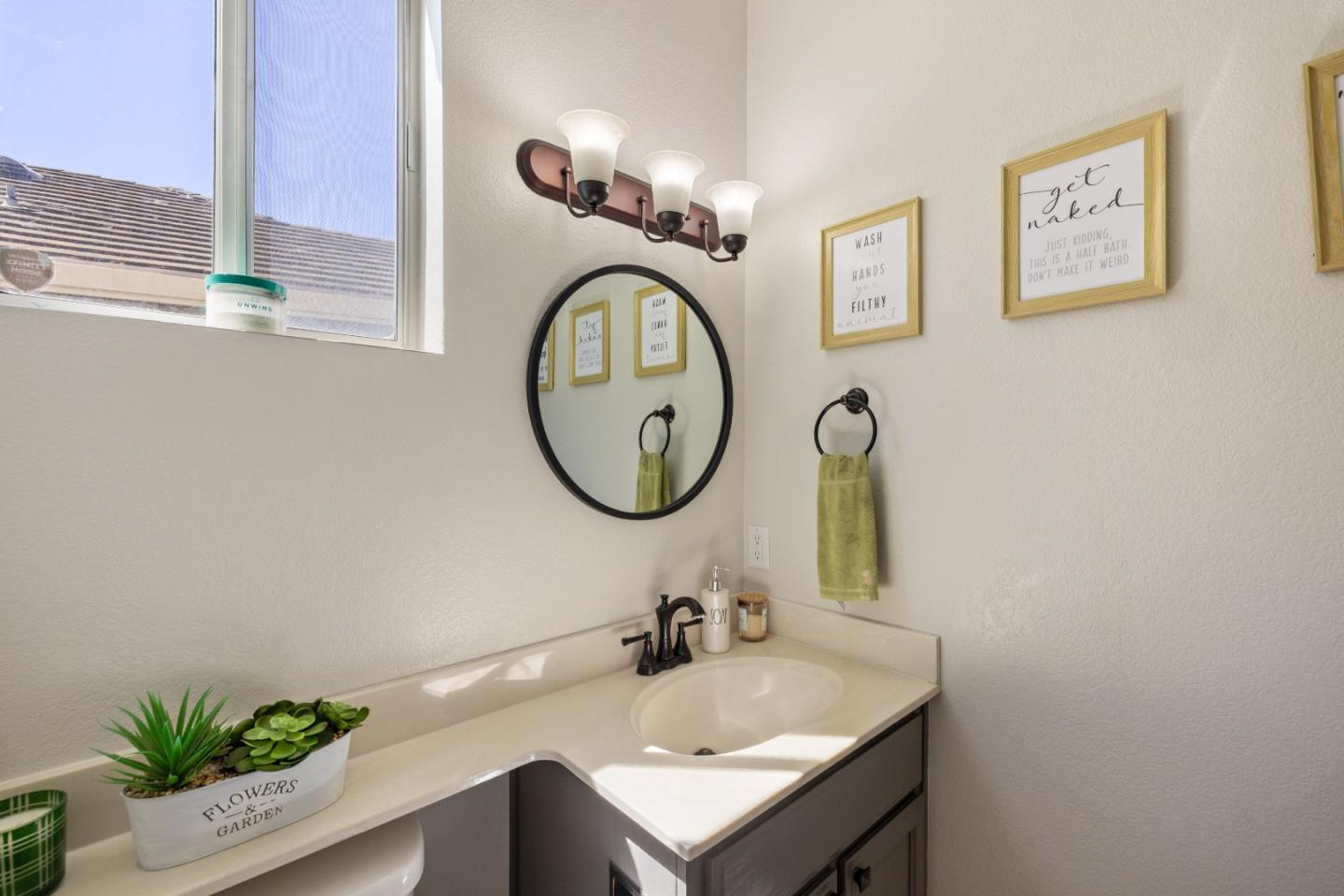 Detail Gallery Image 33 of 47 For 17554 Sugarmill Rd, Salinas,  CA 93908 - 5 Beds | 2/1 Baths