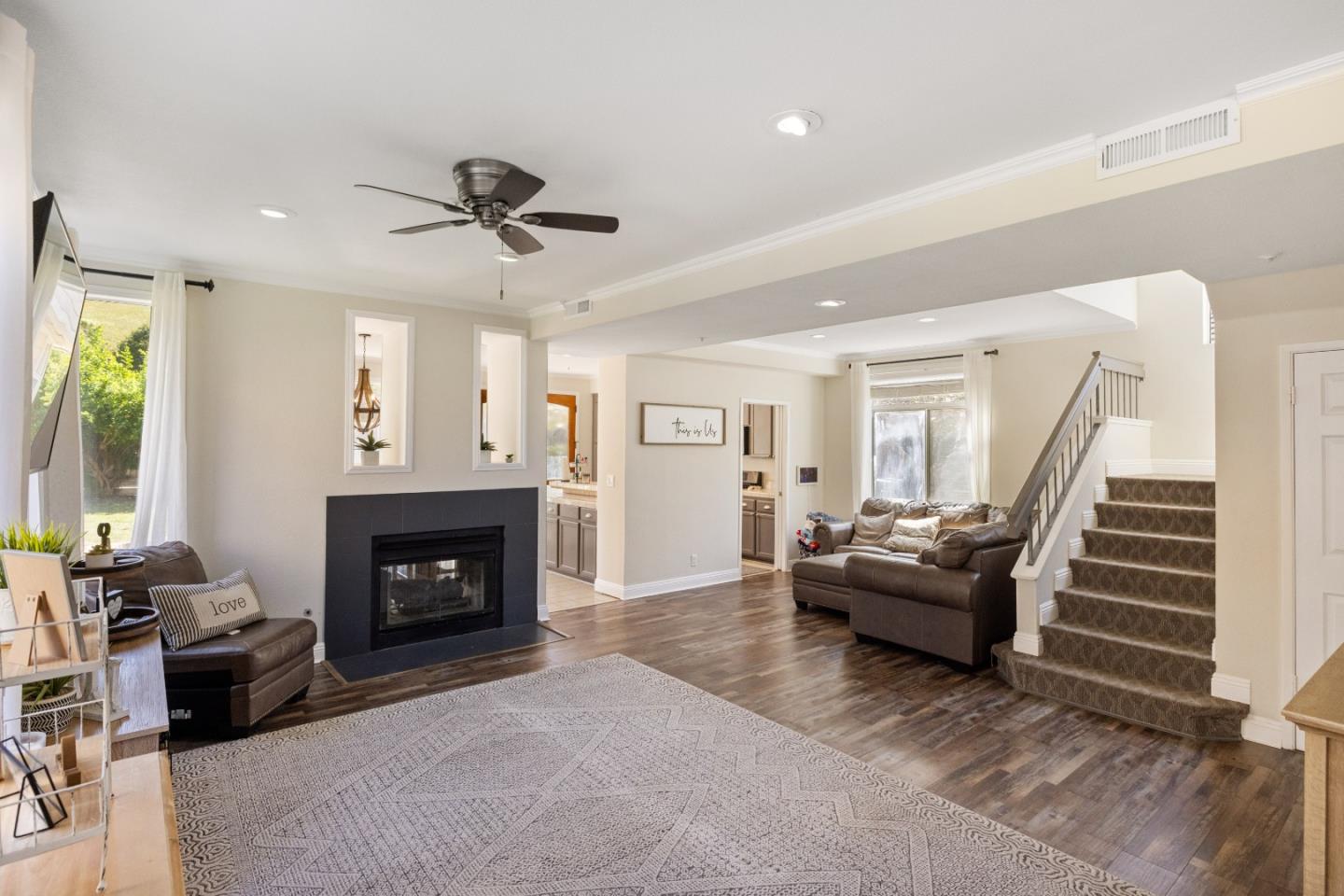 Detail Gallery Image 4 of 47 For 17554 Sugarmill Rd, Salinas,  CA 93908 - 5 Beds | 2/1 Baths