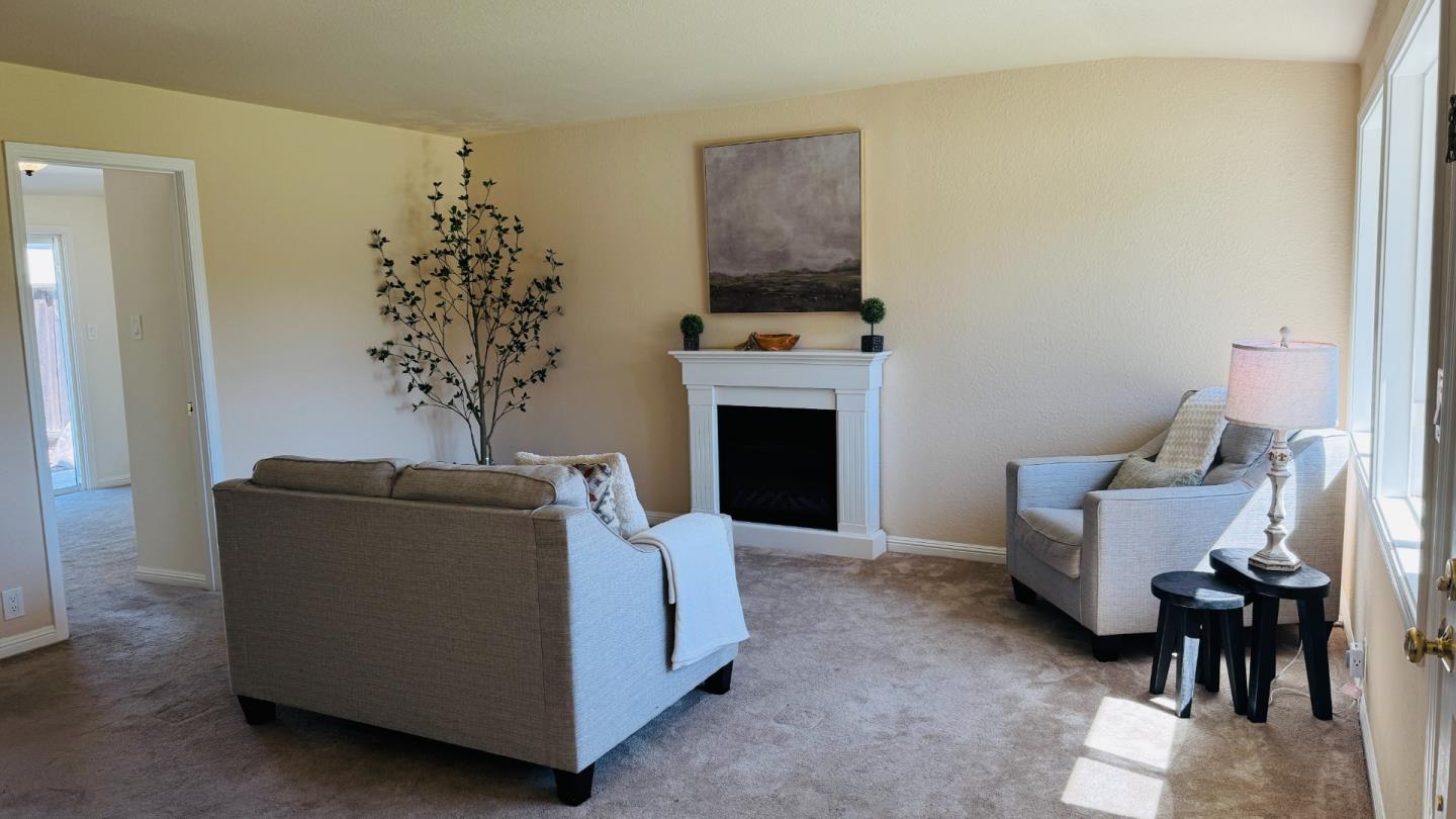 Detail Gallery Image 3 of 14 For 1772 San Luis Ave, Mountain View,  CA 94043 - 3 Beds | 1 Baths