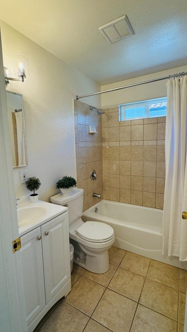 Detail Gallery Image 6 of 14 For 1772 San Luis Ave, Mountain View,  CA 94043 - 3 Beds | 1 Baths