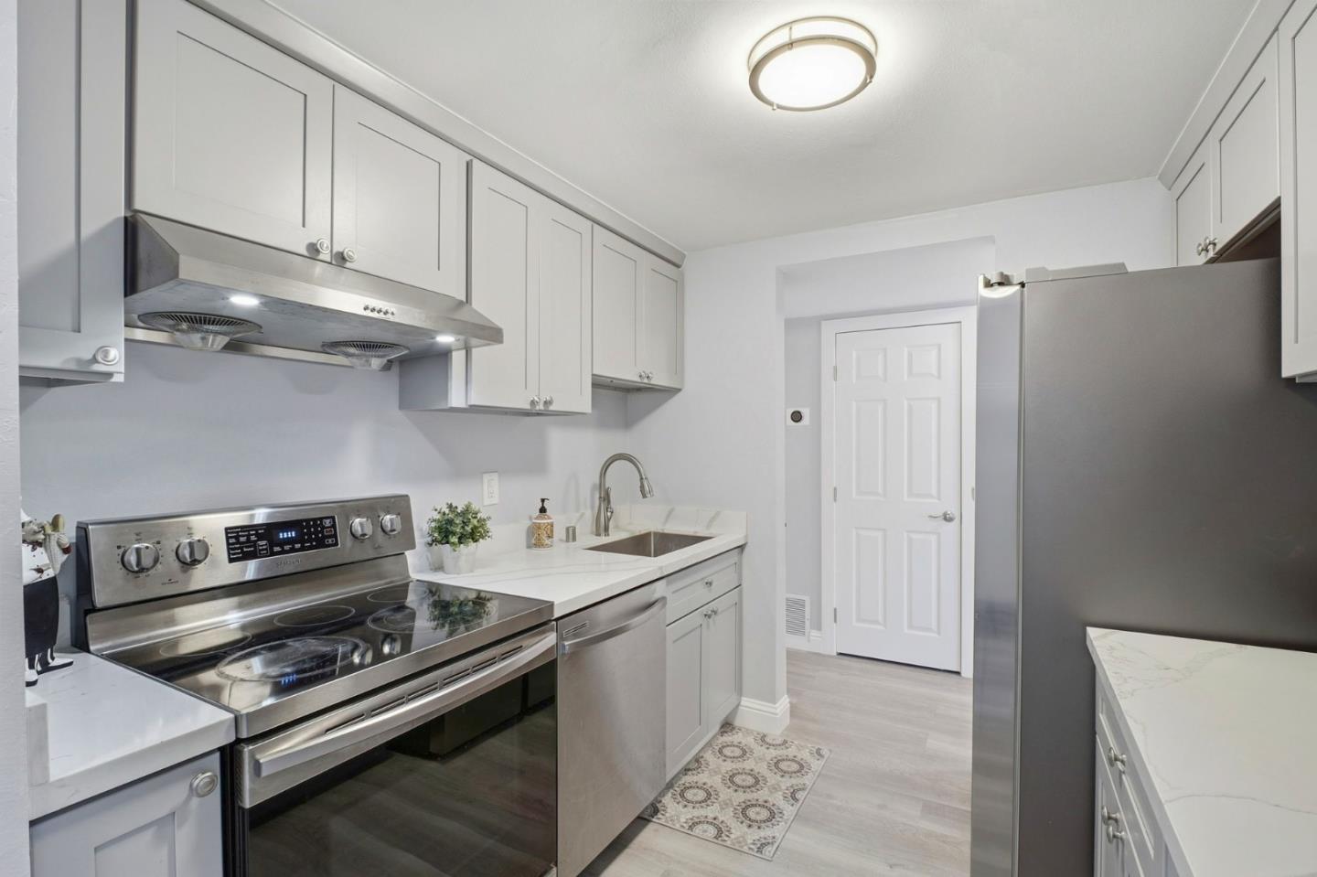 Detail Gallery Image 6 of 21 For 39902 Fremont Blvd, Fremont,  CA 94538 - 1 Beds | 1 Baths