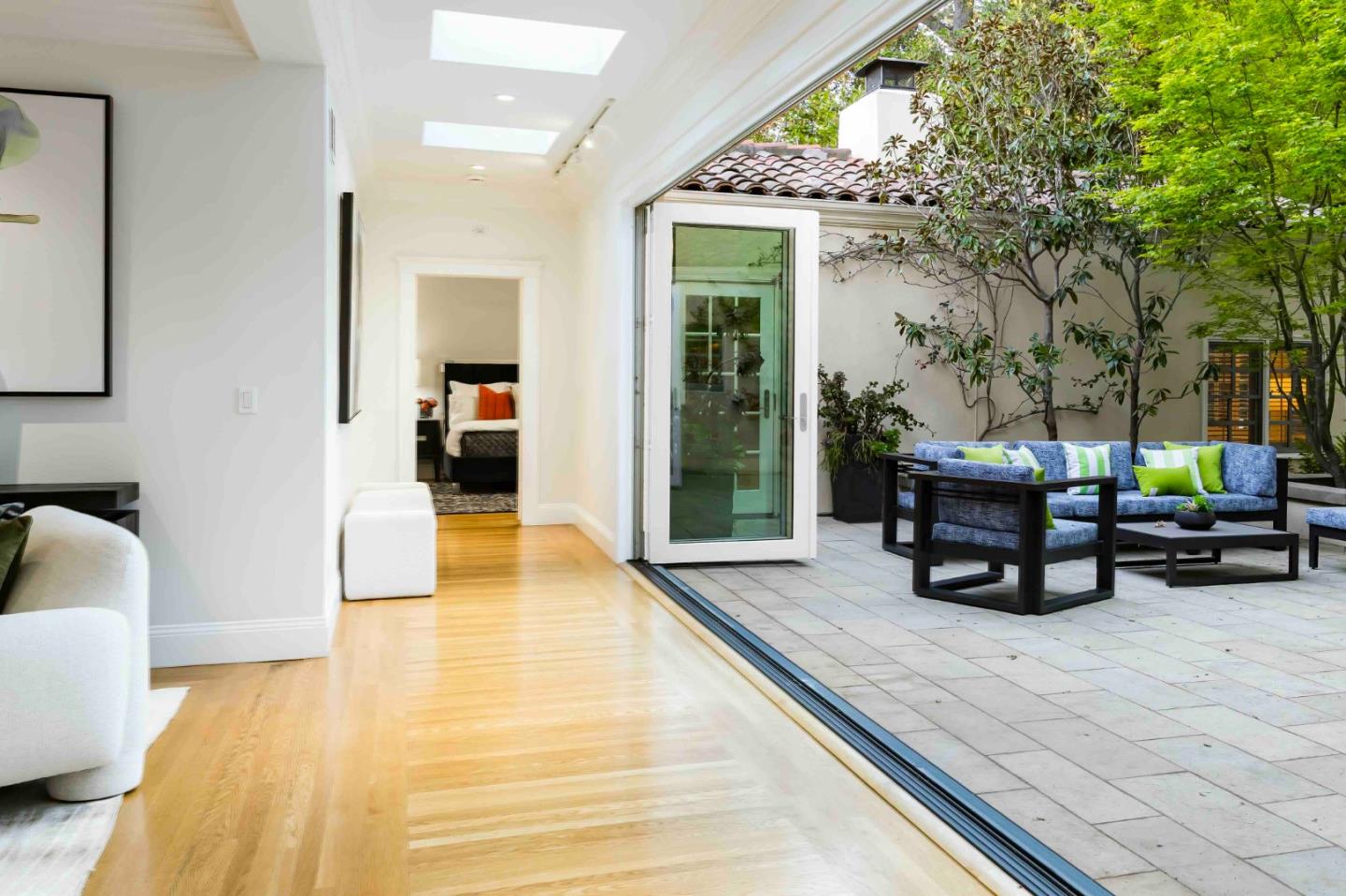 Detail Gallery Image 7 of 42 For 428 Maple St, Palo Alto,  CA 94301 - 5 Beds | 5/1 Baths