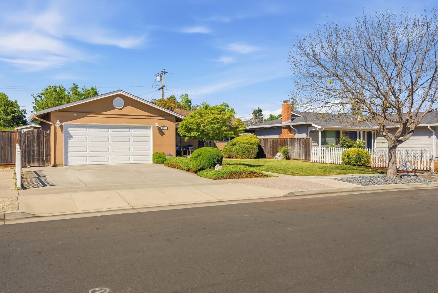 Detail Gallery Image 2 of 27 For 2933 Julio Ave, San Jose,  CA 95124 - 3 Beds | 2 Baths