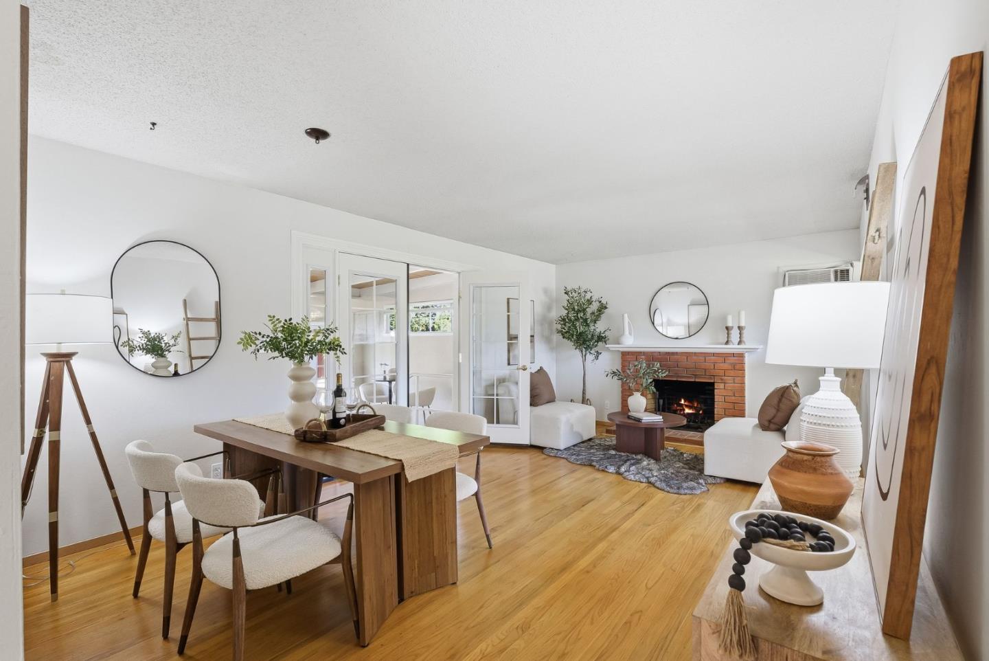 Detail Gallery Image 4 of 27 For 2933 Julio Ave, San Jose,  CA 95124 - 3 Beds | 2 Baths