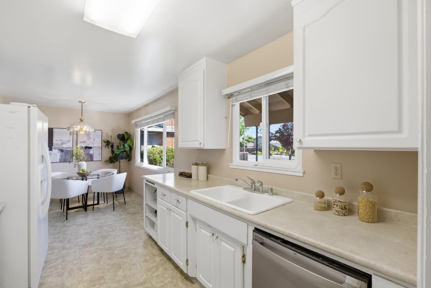 Detail Gallery Image 9 of 27 For 2933 Julio Ave, San Jose,  CA 95124 - 3 Beds | 2 Baths