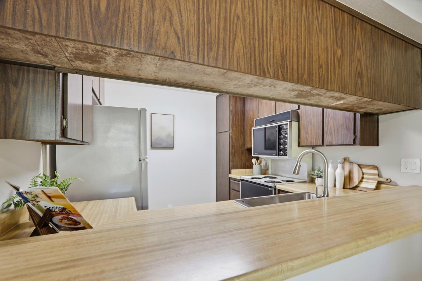 Detail Gallery Image 10 of 40 For 2252 Almaden Rd a,  San Jose,  CA 95125 - 1 Beds | 1 Baths