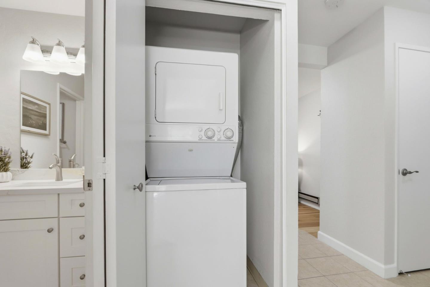 Detail Gallery Image 21 of 40 For 2252 Almaden Rd a,  San Jose,  CA 95125 - 1 Beds | 1 Baths