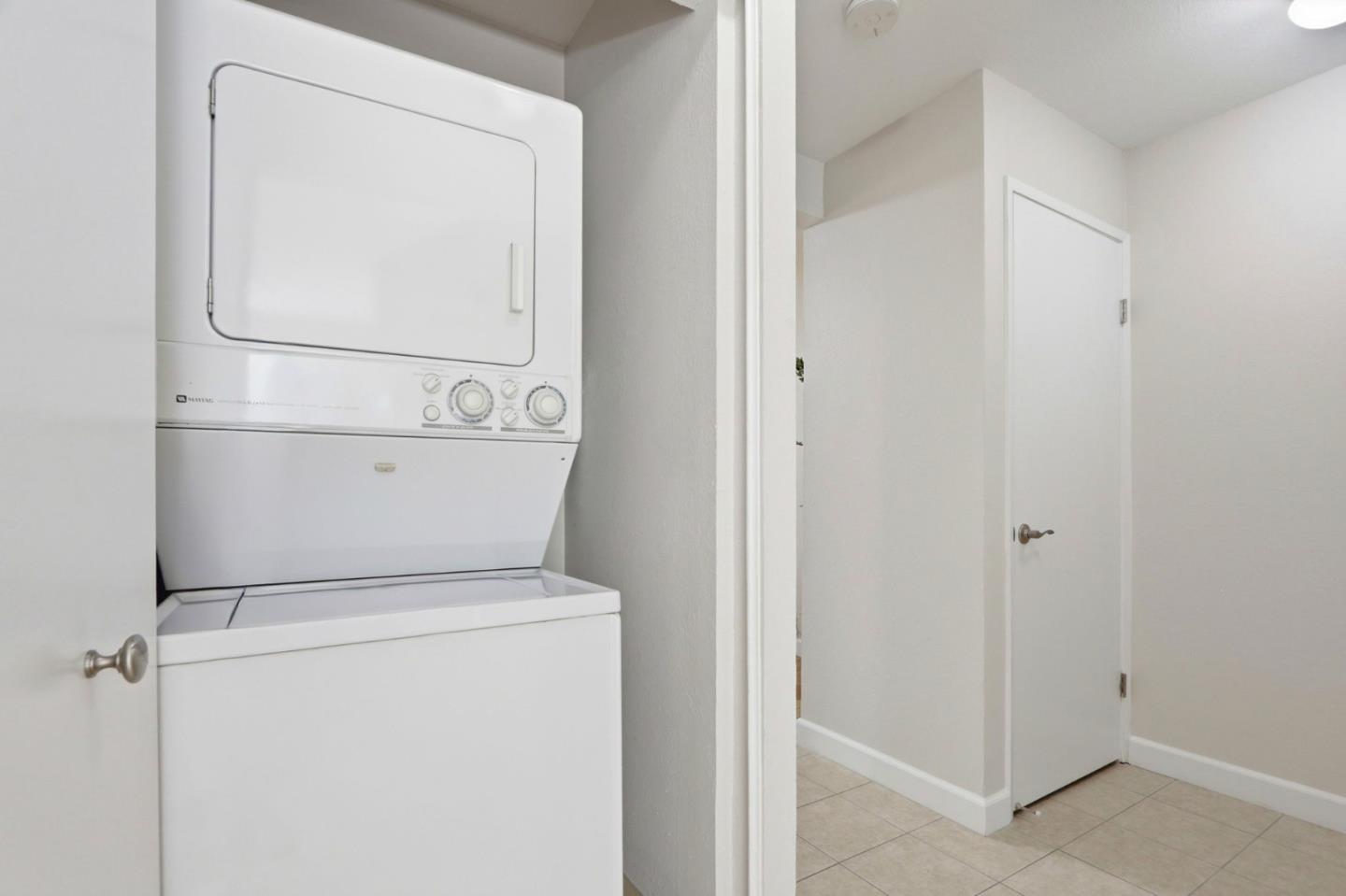 Detail Gallery Image 22 of 40 For 2252 Almaden Rd a,  San Jose,  CA 95125 - 1 Beds | 1 Baths