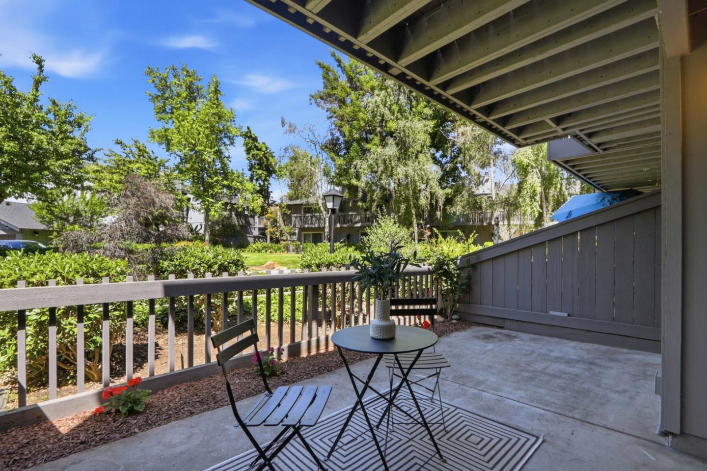 Detail Gallery Image 24 of 40 For 2252 Almaden Rd a,  San Jose,  CA 95125 - 1 Beds | 1 Baths