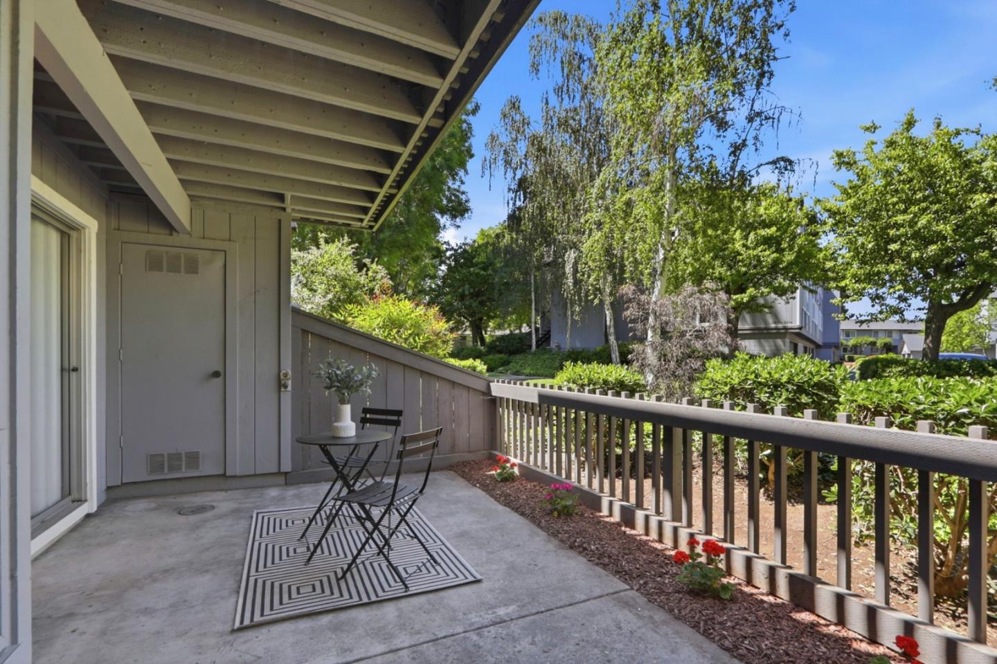 Detail Gallery Image 25 of 40 For 2252 Almaden Rd a,  San Jose,  CA 95125 - 1 Beds | 1 Baths