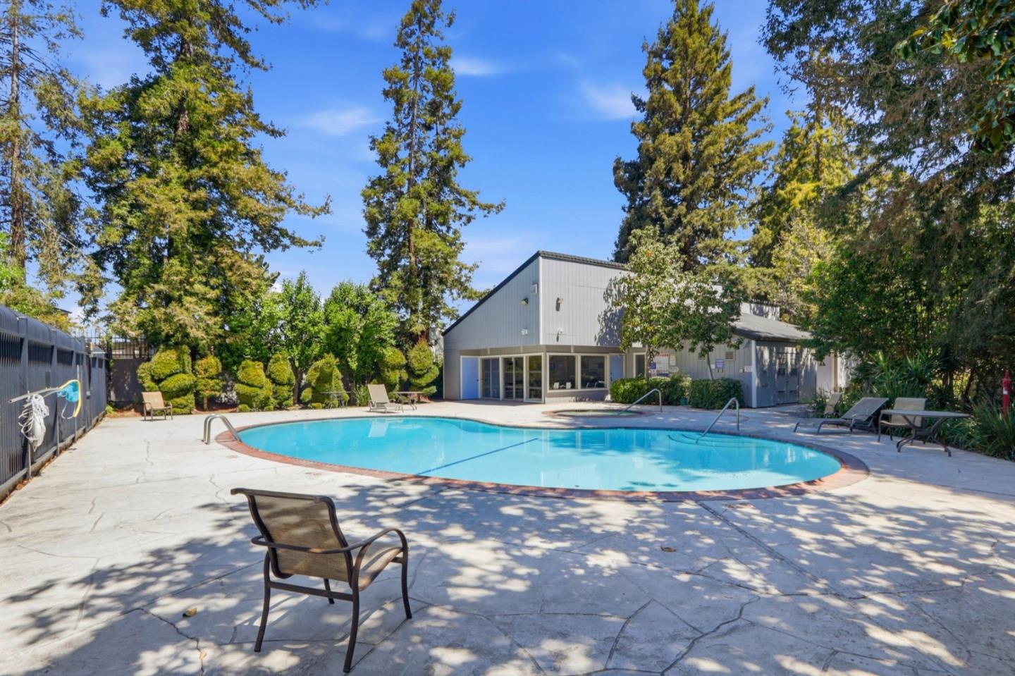 Detail Gallery Image 38 of 40 For 2252 Almaden Rd a,  San Jose,  CA 95125 - 1 Beds | 1 Baths