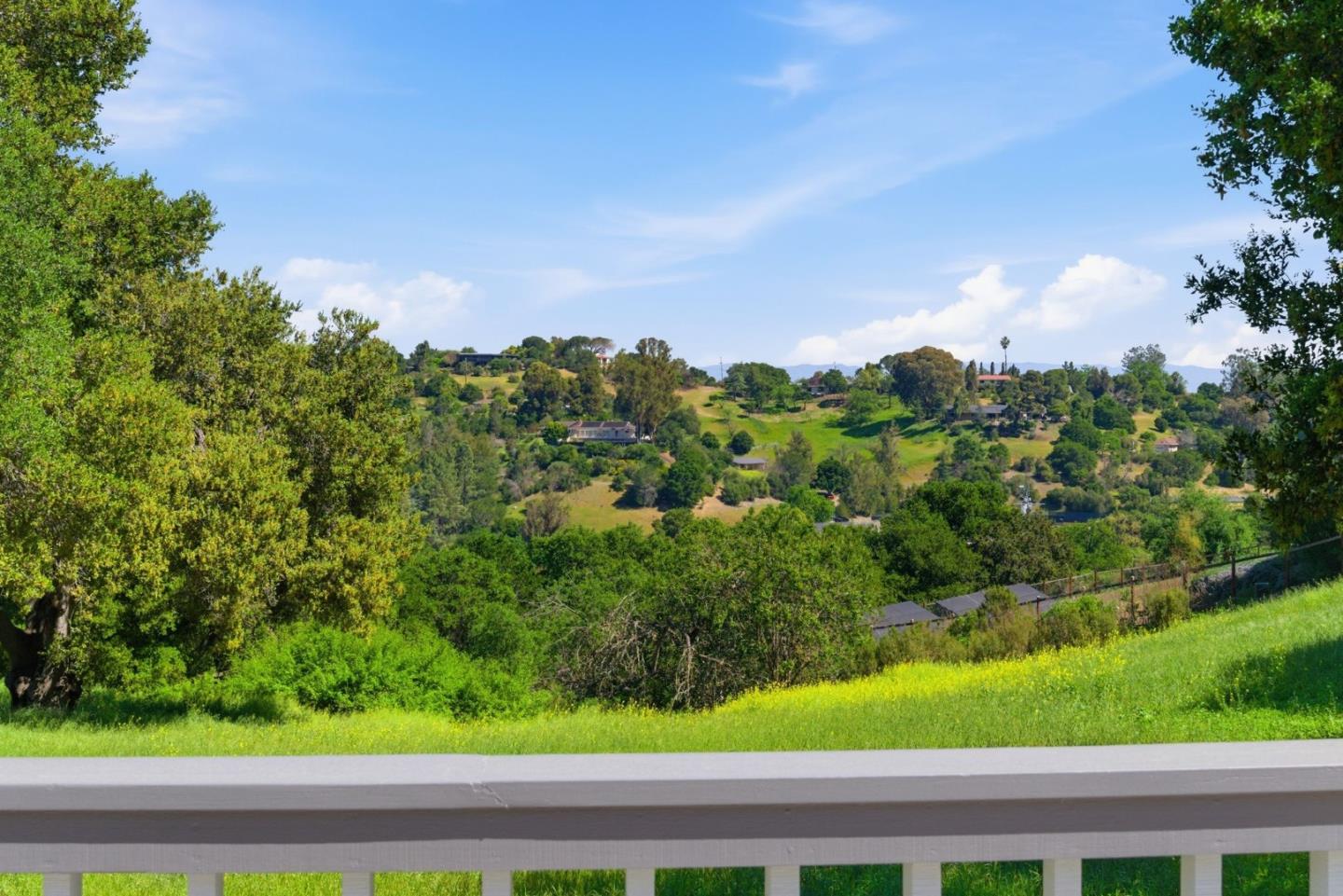 Detail Gallery Image 14 of 63 For 12390 Gigli Ct, Los Altos Hills,  CA 94022 - 5 Beds | 3/1 Baths