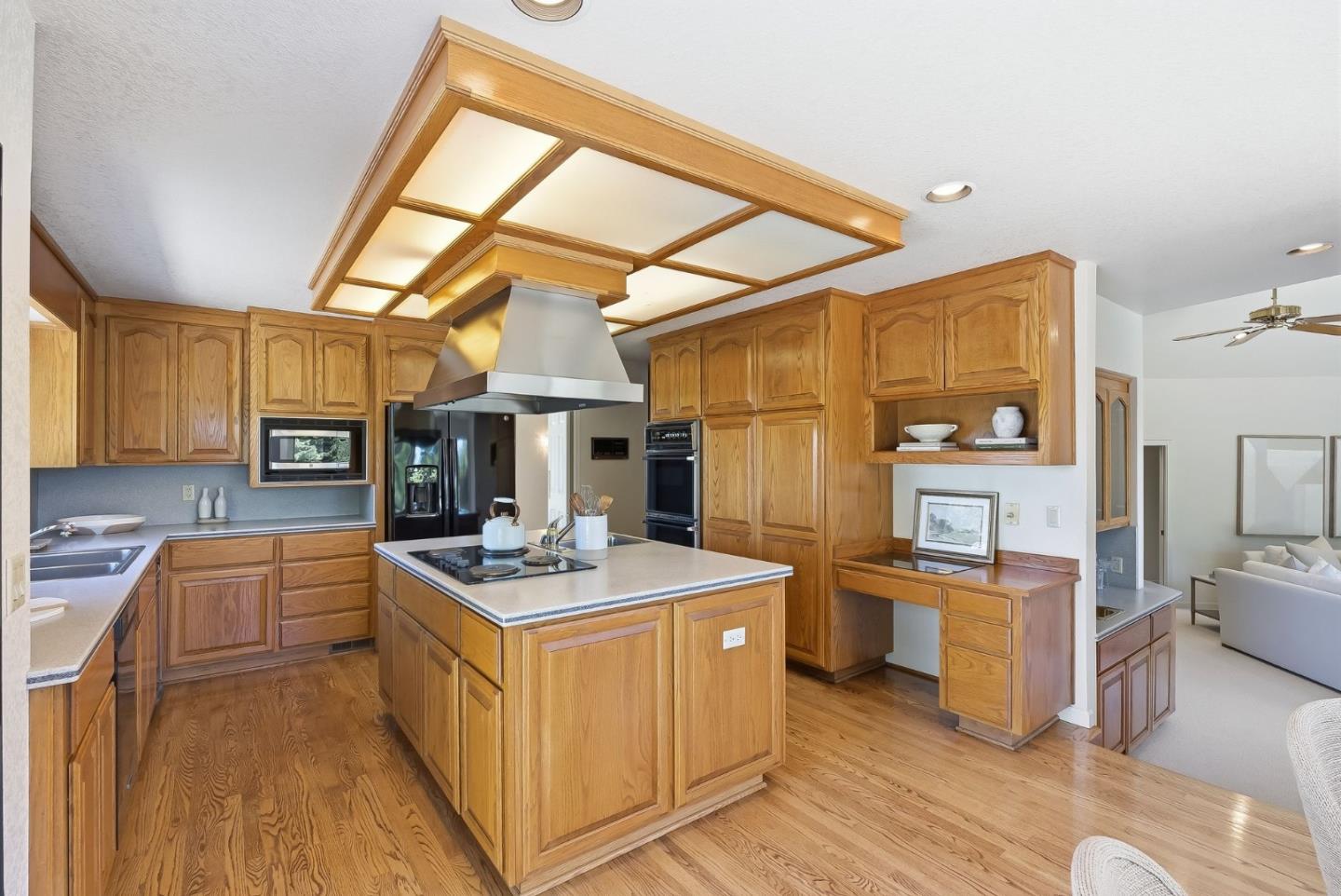 Detail Gallery Image 19 of 63 For 12390 Gigli Ct, Los Altos Hills,  CA 94022 - 5 Beds | 3/1 Baths