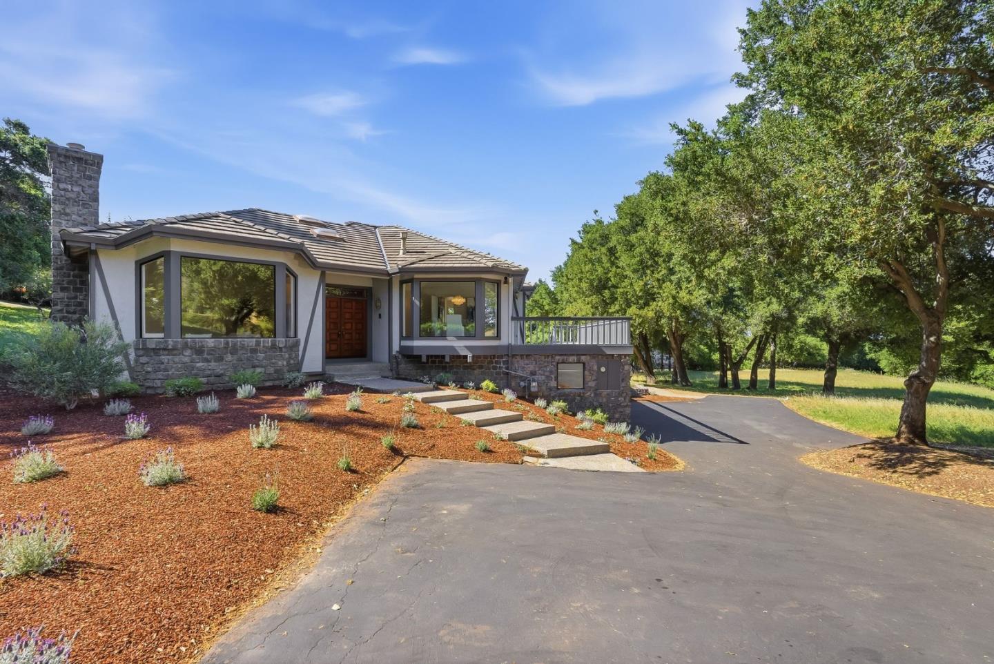 Detail Gallery Image 2 of 63 For 12390 Gigli Ct, Los Altos Hills,  CA 94022 - 5 Beds | 3/1 Baths