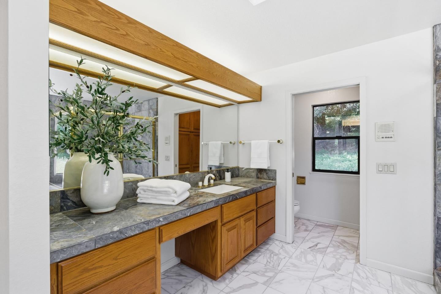 Detail Gallery Image 45 of 63 For 12390 Gigli Ct, Los Altos Hills,  CA 94022 - 5 Beds | 3/1 Baths