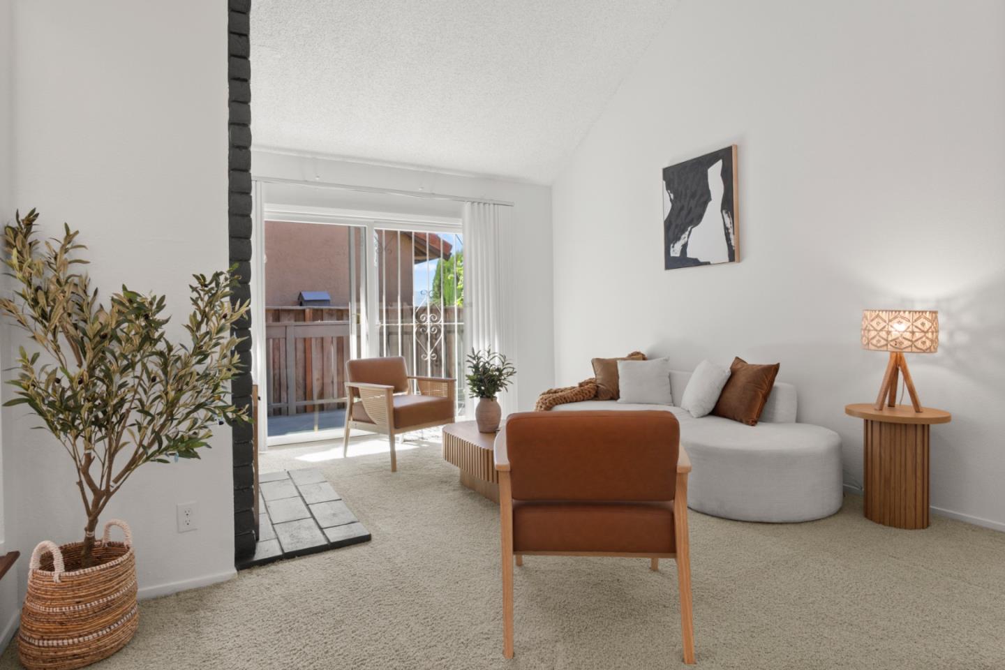 Detail Gallery Image 11 of 24 For 350 Otono Ct, San Jose,  CA 95111 - 3 Beds | 2 Baths