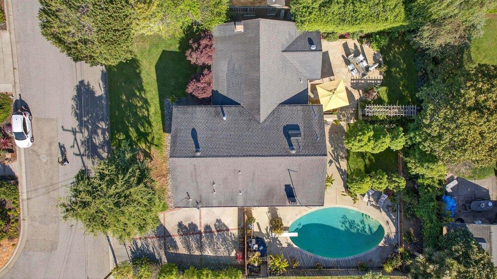 Detail Gallery Image 11 of 61 For 121 Greenbrier Dr, Aptos,  CA 95003 - 4 Beds | 2/1 Baths