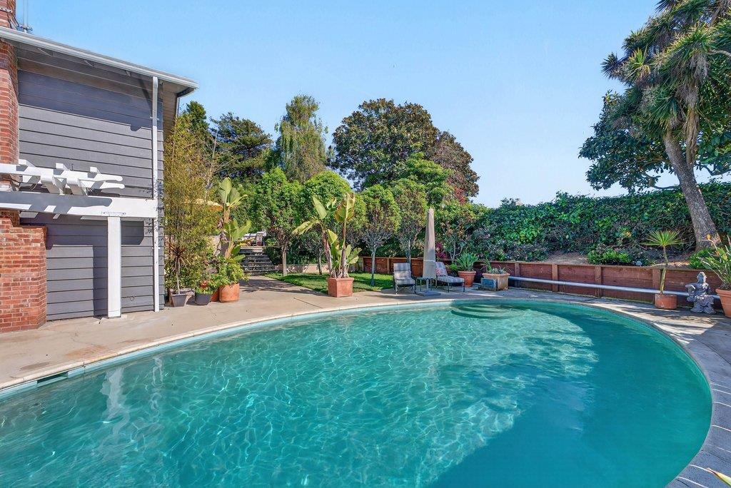 Detail Gallery Image 46 of 61 For 121 Greenbrier Dr, Aptos,  CA 95003 - 4 Beds | 2/1 Baths