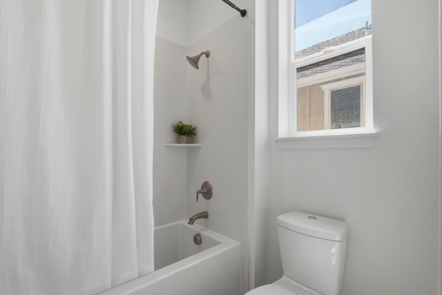 Detail Gallery Image 31 of 47 For 8420 Blue Anchor Way, Newark,  CA 94560 - 4 Beds | 3/1 Baths