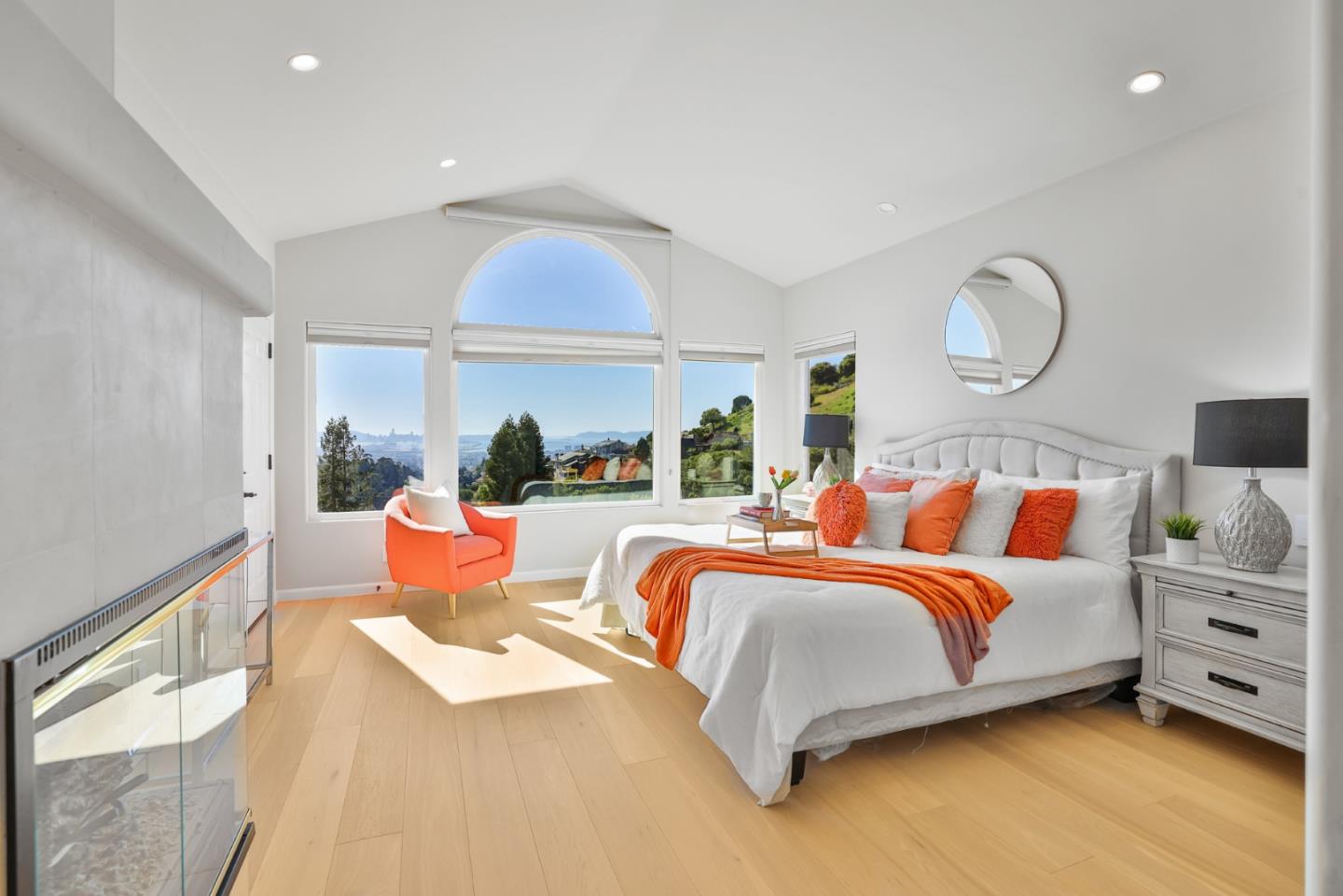 Detail Gallery Image 15 of 42 For 15 Serramar Drive, Oakland,  CA 94611 - 5 Beds | 3/1 Baths