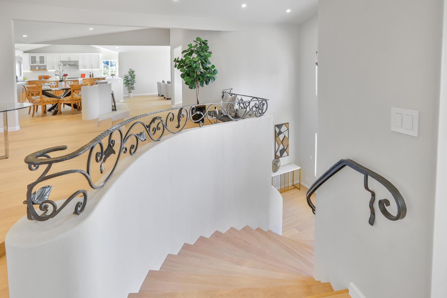 Detail Gallery Image 18 of 42 For 15 Serramar Drive, Oakland,  CA 94611 - 5 Beds | 3/1 Baths