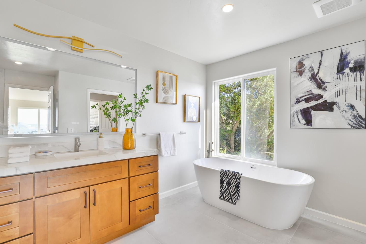 Detail Gallery Image 23 of 42 For 15 Serramar Drive, Oakland,  CA 94611 - 5 Beds | 3/1 Baths