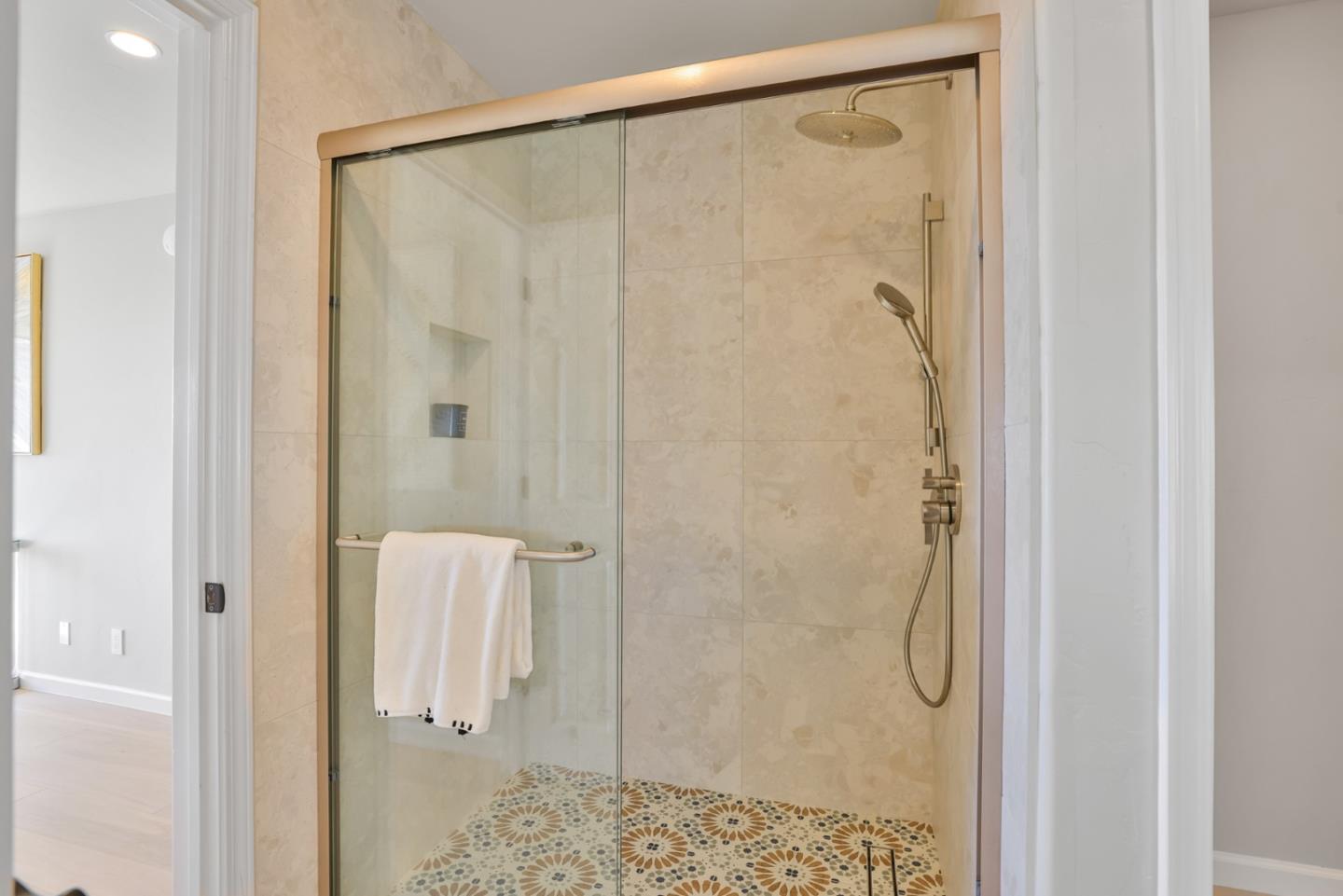 Detail Gallery Image 25 of 42 For 15 Serramar Drive, Oakland,  CA 94611 - 5 Beds | 3/1 Baths