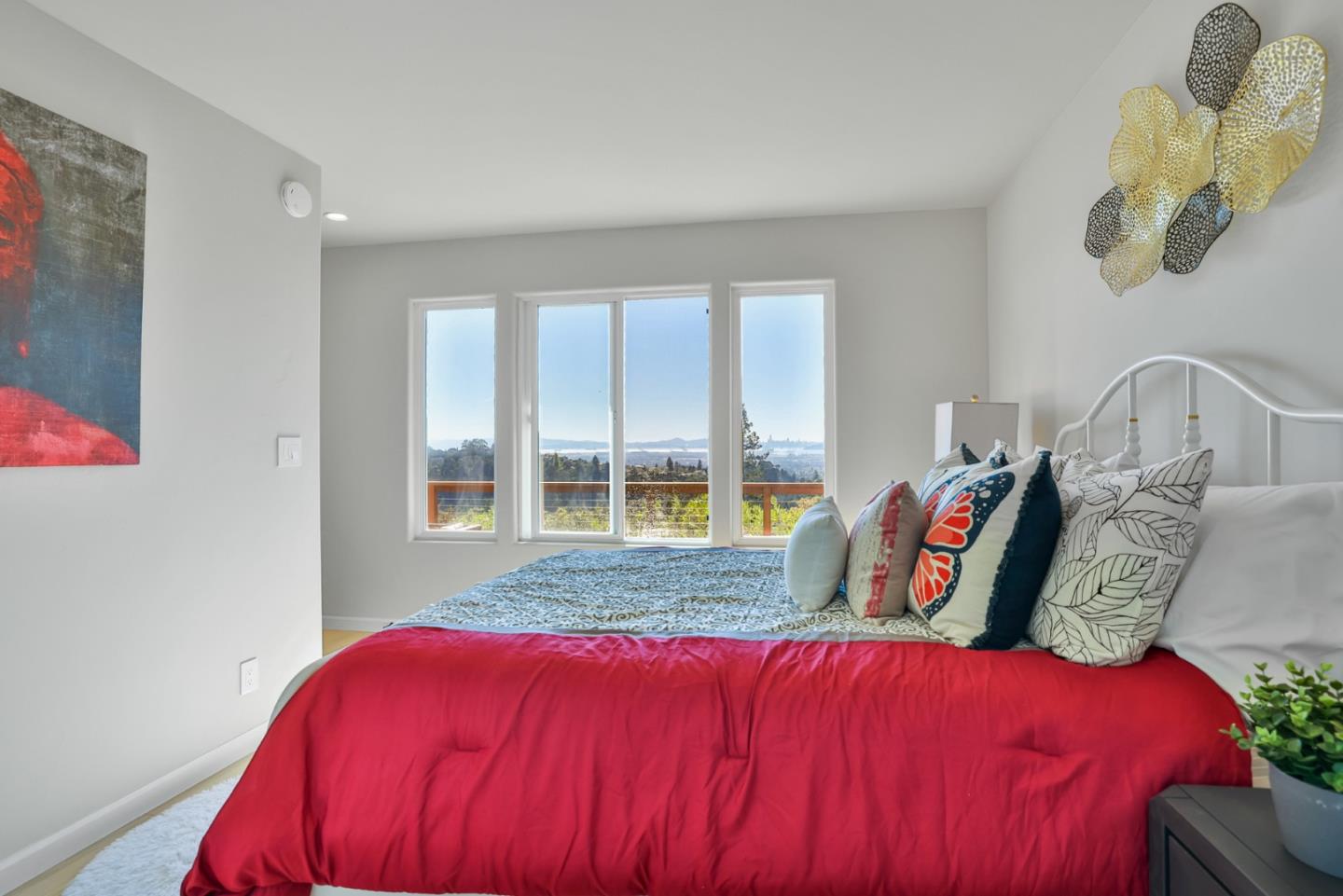 Detail Gallery Image 27 of 42 For 15 Serramar Drive, Oakland,  CA 94611 - 5 Beds | 3/1 Baths